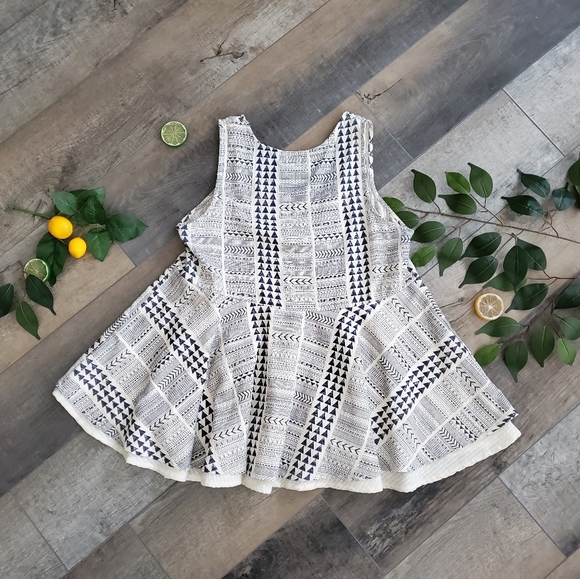 Aztec Peplum Top L - Picture 2 of 4